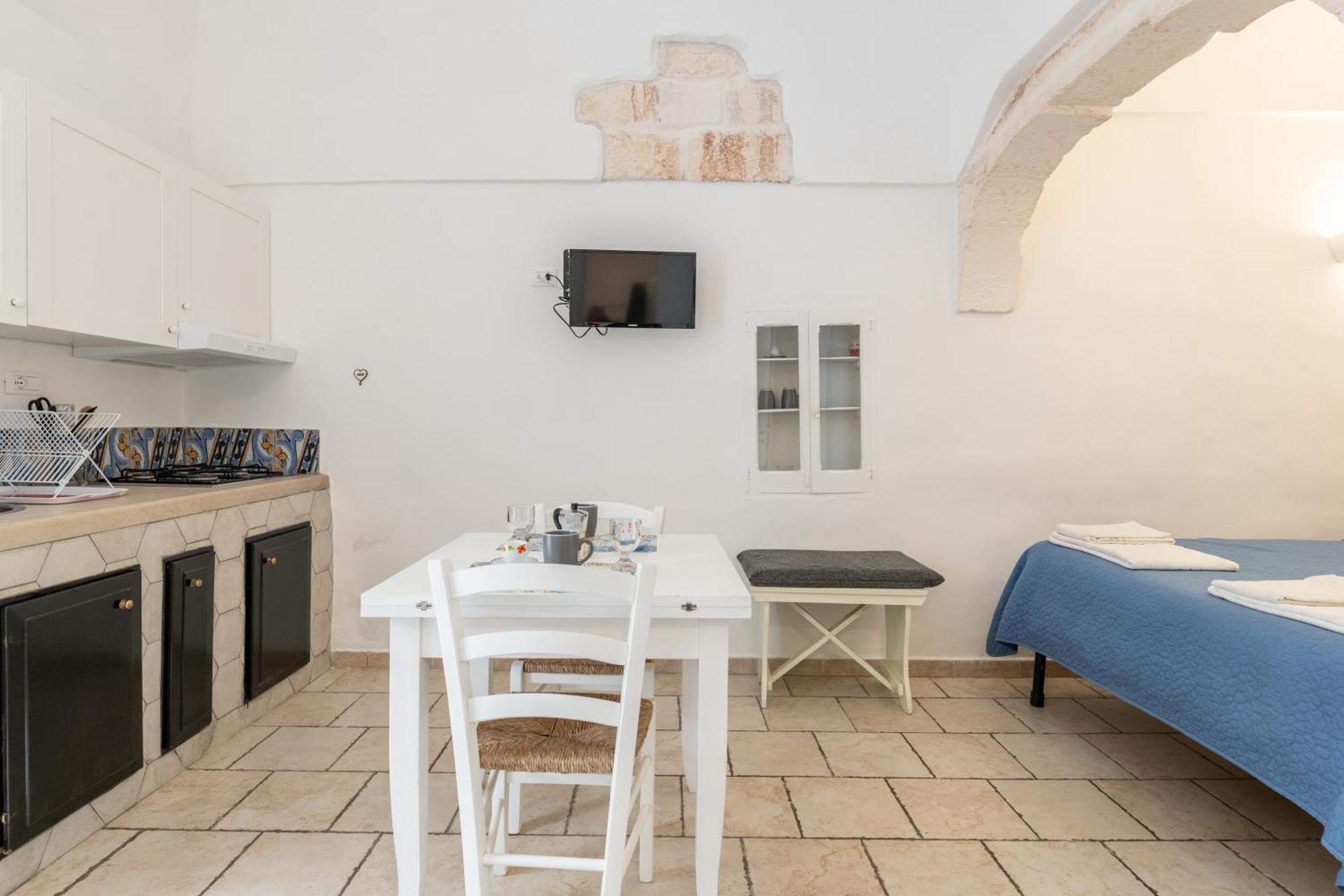 White House Flats & Studios Ostuni Room photo